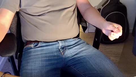 Sneakybill online show from 09/29/25, 06:35