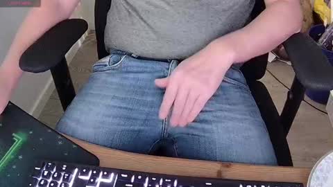 Sneakybill online show from 11/30/25, 09:57