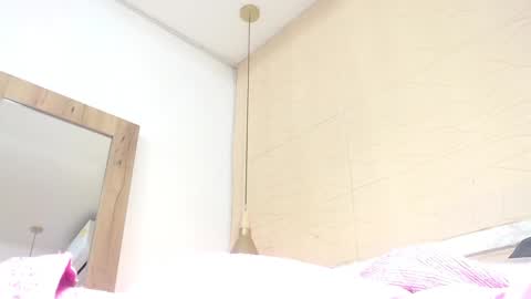 Snapshot of sneakyy_fantasy chatting on 01/04/25, 10:16 Hellen  online show from 01/04/25, 10:16