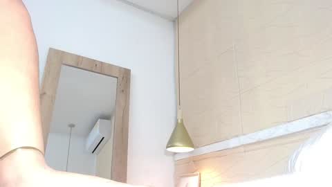 Snapshot of sneakyy_fantasy chatting on 01/14/25, 10:17 Hellen  online show from 01/14/25, 10:17