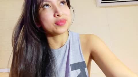 Snapshot of sneakyy_fantasy chatting on 03/08/25, 03:50 Hellen  online show from 03/08/25, 03:50