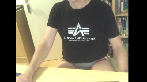 Snapshot of sneaxfreund chatting on 12/08/24, 11:51 sneaxfreund online show from 12/08/24, 11:51