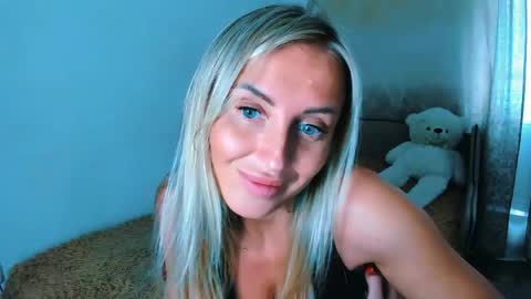 Snapshot of snezanablond chatting on 06/04/26, 04:13 Sneja online show from 06/04/26, 04:13