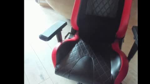 Snapshot of snip1977 chatting on 09/16/25, 12:28 snip1977 online show from 09/16/25, 12:28