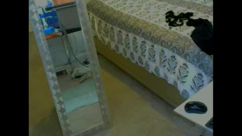 Snapshot of snizniz chatting on 12/02/24, 01:02 snizniz online show from 12/02/24, 01:02