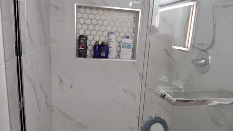 Snapshot of snizniz chatting on 12/16/24, 05:17 snizniz online show from 12/16/24, 05:17