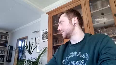 Snapshot of snoecks chatting on 02/25/26, 10:25 snoecks online show from 02/25/26, 10:25