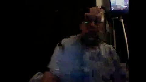 Snapshot of snoop95651994599 chatting on 12/18/25, 02:17 snoop95651 online show from 12/18/25, 02:17