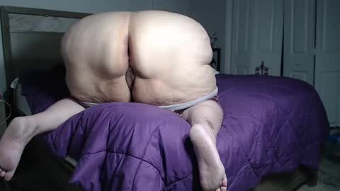 Snapshot of snoqueen954321 chatting on 01/08/25, 12:38 Snoqueen online show from 01/08/25, 12:38