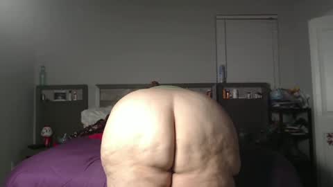 Snapshot of snoqueen954321 chatting on 02/18/25, 02:49 Snoqueen online show from 02/18/25, 02:49