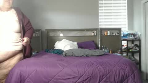 Snapshot of snoqueen954321 chatting on 03/08/25, 04:06 Snoqueen online show from 03/08/25, 04:06