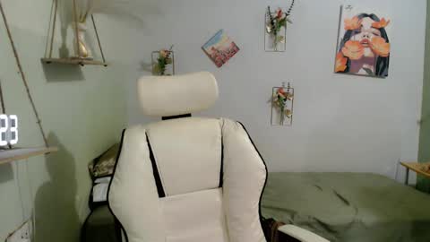 snow_2000 online show from 10/12/25, 11:59