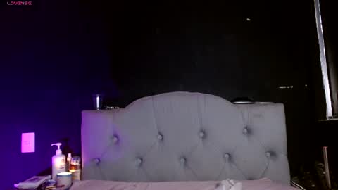 Snapshot of snow_baall chatting on 06/20/26, 10:23 IG OF red moonn online show from 06/20/26, 10:23