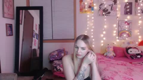 Snapshot of snow_money chatting on 12/14/24, 06:46 snow_money online show from 12/14/24, 06:46