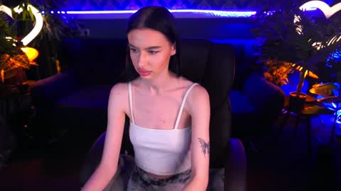 snow_whiteeex online show from 01/16/25, 01:47