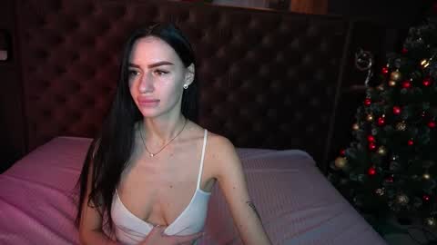 snow_whiteeex online show from 12/22/25, 06:43