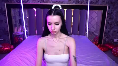 snow_whiteeex online show from 02/18/26, 06:42