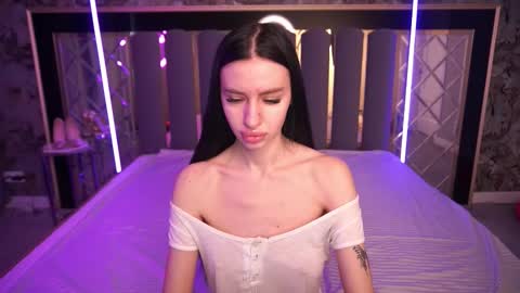 snow_whiteeex online show from 03/23/26, 06:39