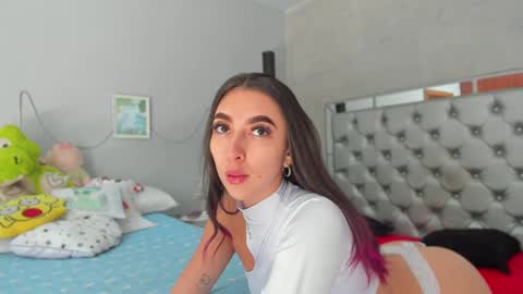 snowbabyxox online show from 12/13/24, 06:38