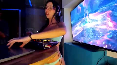 snowbabyxox online show from 11/23/25, 10:31