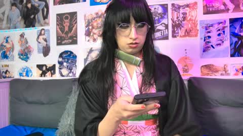 Snapshot of snowblack_ chatting on 09/25/25, 05:38 Snow and Bubble online show from 09/25/25, 05:38