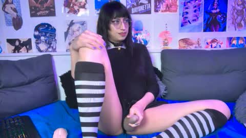 Snapshot of snowblack_ chatting on 10/05/25, 04:49 Snow and Bubble online show from 10/05/25, 04:49