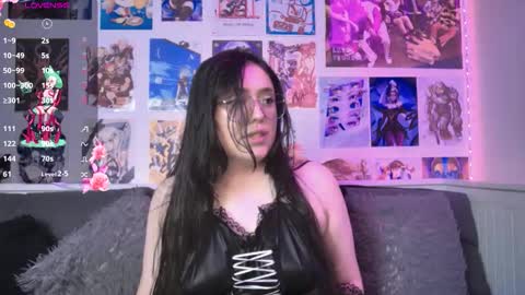 Snapshot of snowblack_ chatting on 12/02/25, 07:20 Snow and Bubble online show from 12/02/25, 07:20