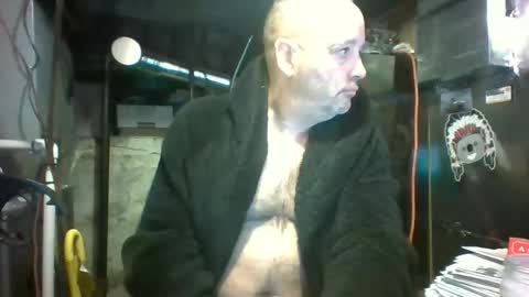 Snapshot of snowboarder699 chatting on 04/28/26, 01:49 watchmecum online show from 04/28/26, 01:49