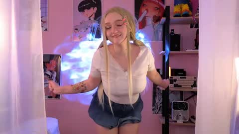 Ellie online show from 05/05/26, 05:37