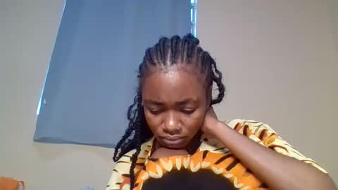 Snowie eyes online show from 11/19/25, 01:00