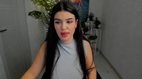 snowingwinter online show from 12/21/25, 07:21