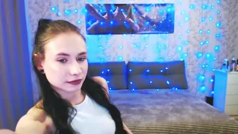 SnowWhate 00 online show from 04/06/26, 06:53