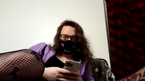 snowydoll00 online show from 11/24/25, 12:43