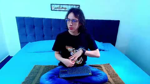 Snowyx  online show from 09/26/25, 07:07