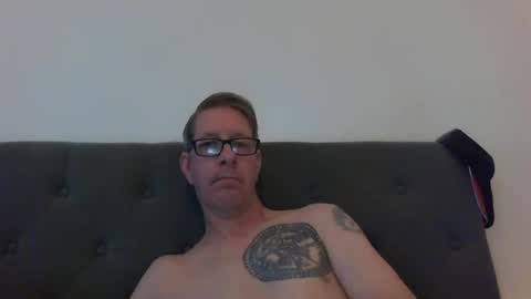 Snapshot of snub71 chatting on 04/11/26, 08:40 snub71 online show from 04/11/26, 08:40