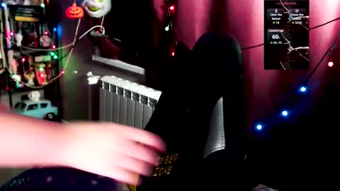 Snapshot of so_cute777 chatting on 12/17/25, 06:58 so cute777 online show from 12/17/25, 06:58