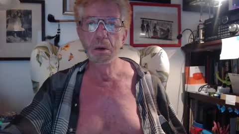 ImYourBitch online show from 11/17/25, 06:41