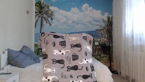 Snapshot of soaring_love chatting on 01/15/25, 10:27 Masha online show from 01/15/25, 10:27