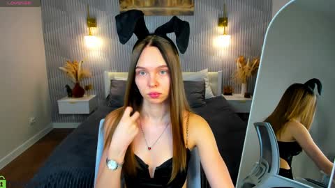 Snapshot of sofa_vleifo chatting on 04/01/26, 01:28 Sofa online show from 04/01/26, 01:28
