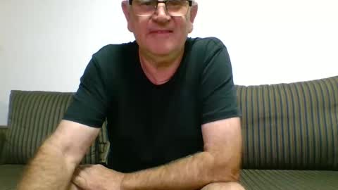 Snapshot of sofar06 chatting on 01/08/25, 08:27 sofar06 online show from 01/08/25, 08:27