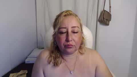 soffi_hott online show from 10/04/25, 11:03