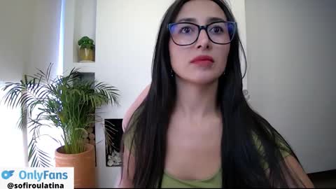 soffi_rousel_ online show from 11/25/25, 07:03