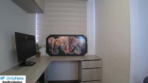 soffi_rousel_ online show from 12/15/25, 07:18