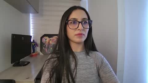 soffi_rousel_ online show from 04/20/26, 05:26