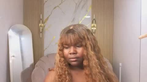 soffia_b online show from 11/27/25, 08:22