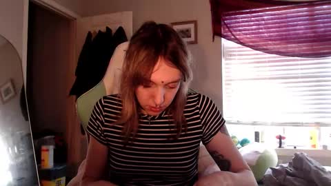 Lilytea online show from 11/10/25, 09:58