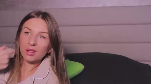 soffyasi online show from 11/12/25, 09:53