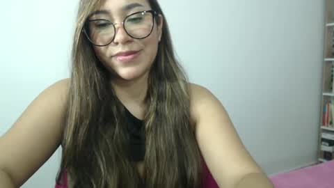 Snapshot of sofi4__ chatting on 03/12/25, 07:13 sofi online show from 03/12/25, 07:13
