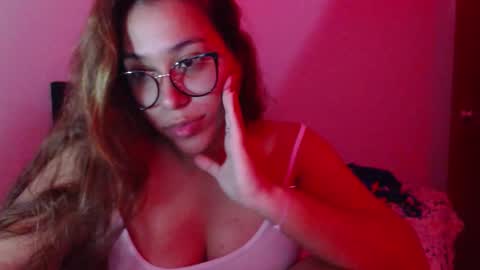 Snapshot of sofi4__ chatting on 10/21/25, 06:14 sofi online show from 10/21/25, 06:14