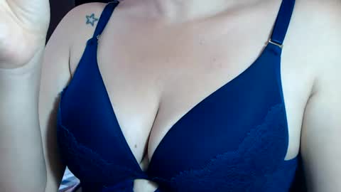 Snapshot of sofi995971 chatting on 06/21/26, 06:54 Sofa Castellanos online show from 06/21/26, 06:54